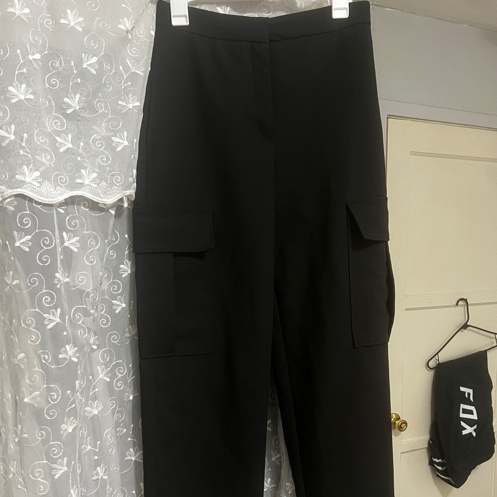 Zara Cargos